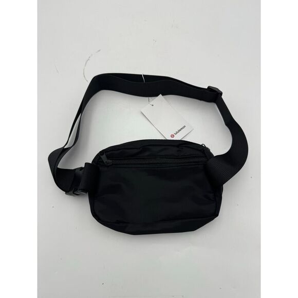 NWT Lululemon Women's Casual Belt Bag Nylon Black - Picture 3 of 7